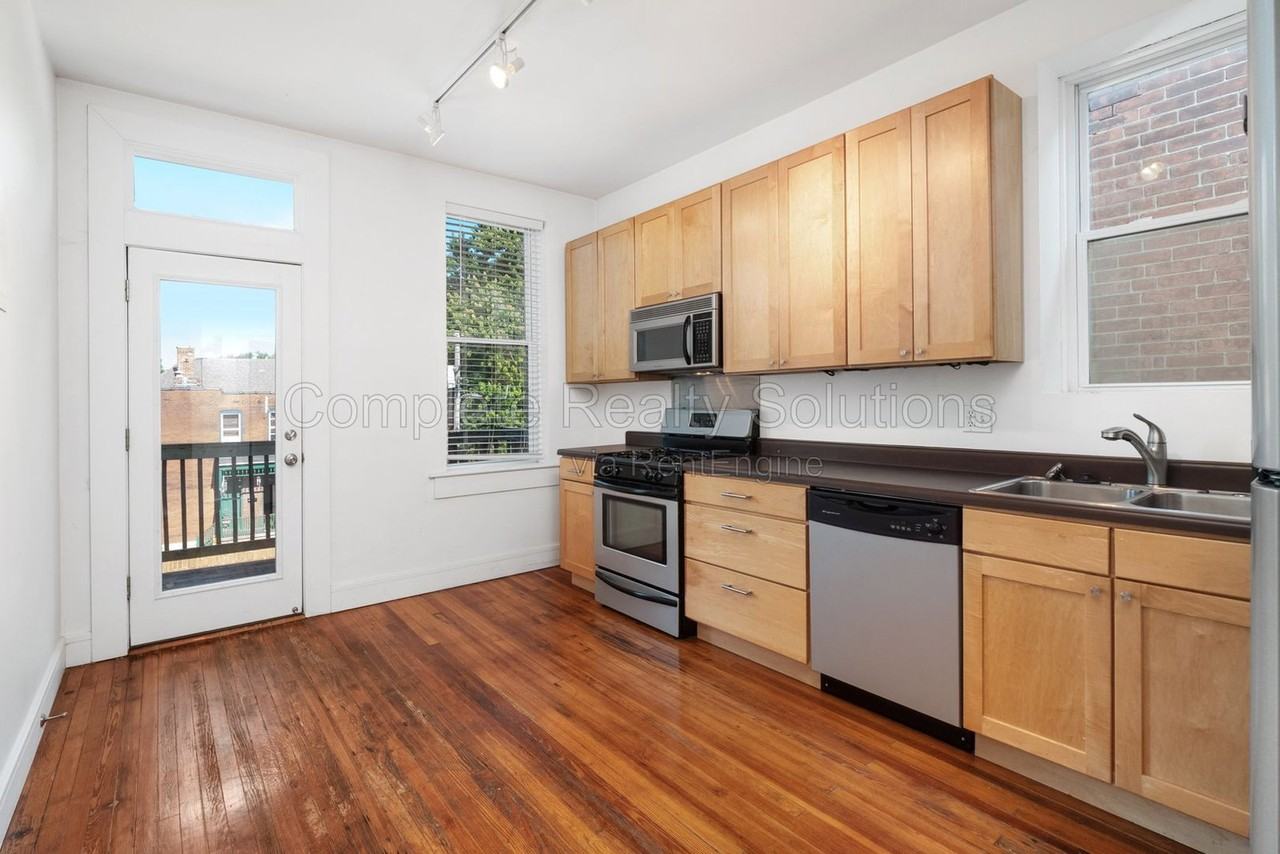3127 Morganford Rd #2ndFL - Photo 5 of 30