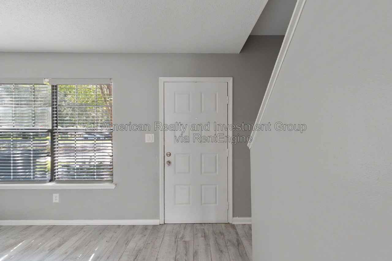 217 Oak St Se #C - Photo 3 of 23