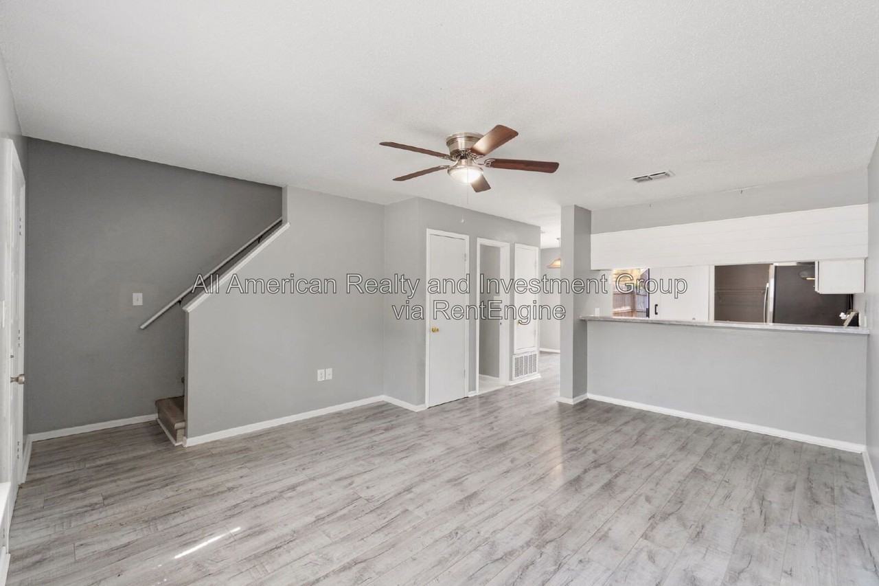 217 Oak St Se #C - Photo 4 of 23