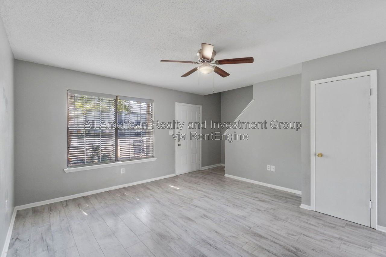 217 Oak St Se #C - Photo 5 of 23