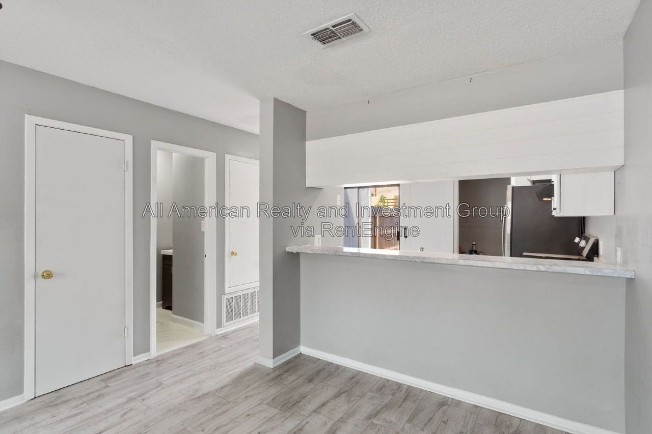 217 Oak St Se #C - Photo 6 of 23