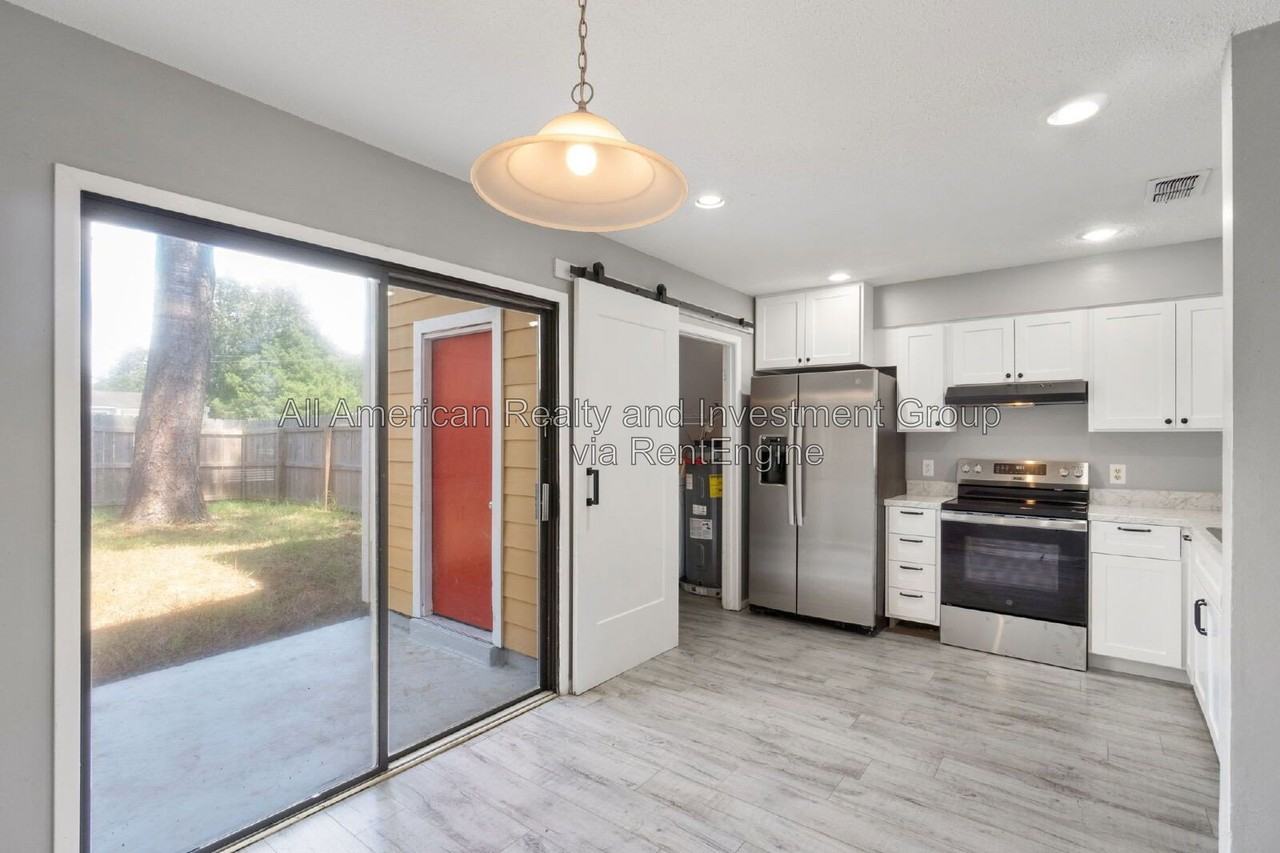217 Oak St Se #C - Photo 7 of 23