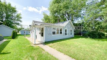 featured image of 1319 W Madison St