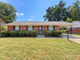 featured image of 817 White Clover Ln