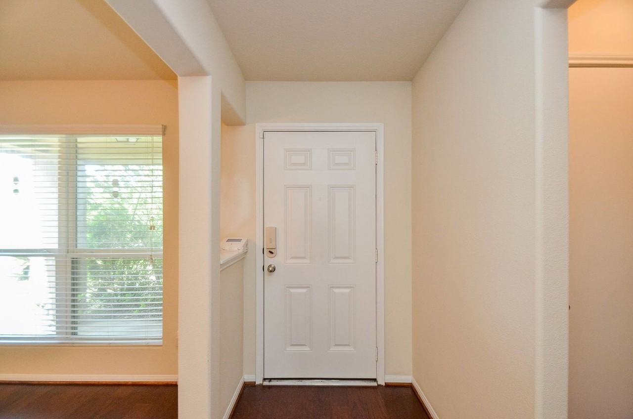 12506 Greencanyon Dr - Photo 2 of 32