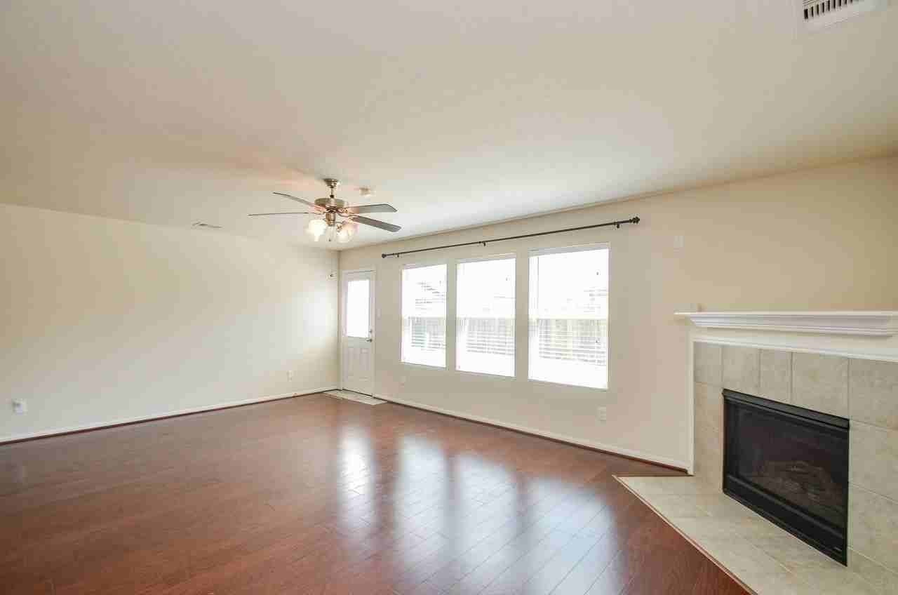 12506 Greencanyon Dr - Photo 7 of 32