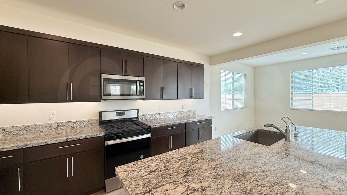 21392 E Kingbird Dr - Photo 4 of 40