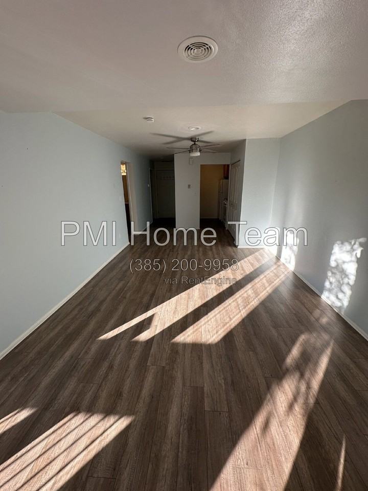 424 N Center St #204 - Photo 4 of 9
