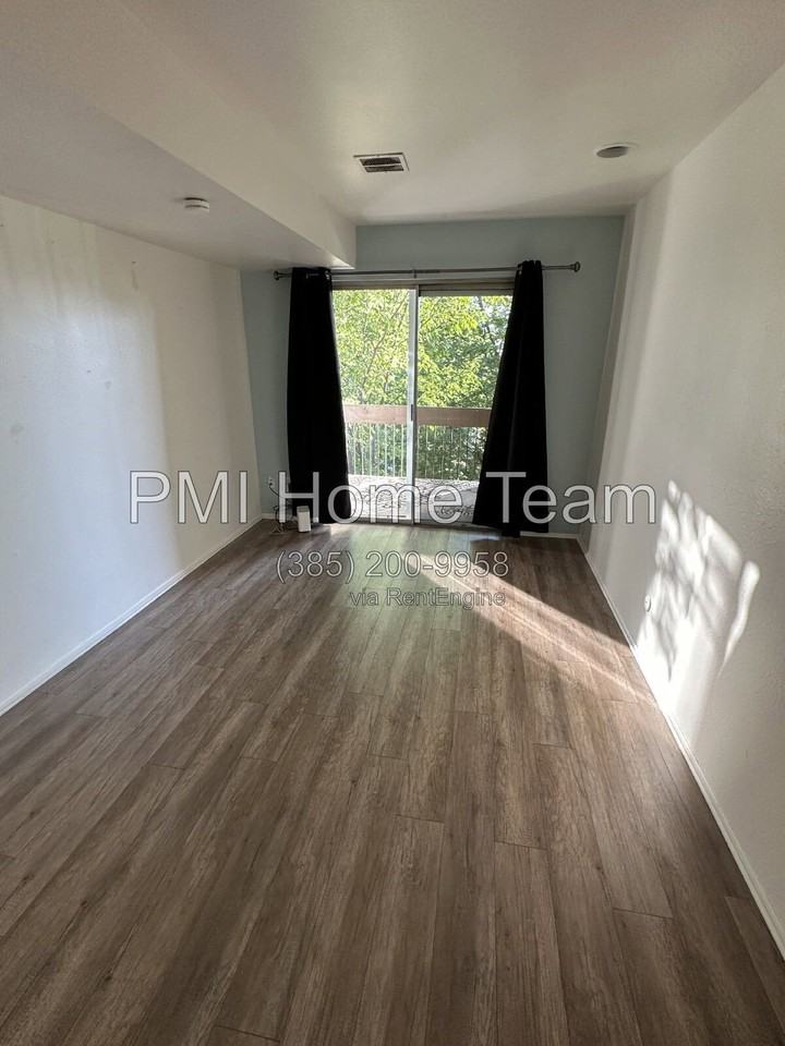 424 N Center St #204 - Photo 7 of 9