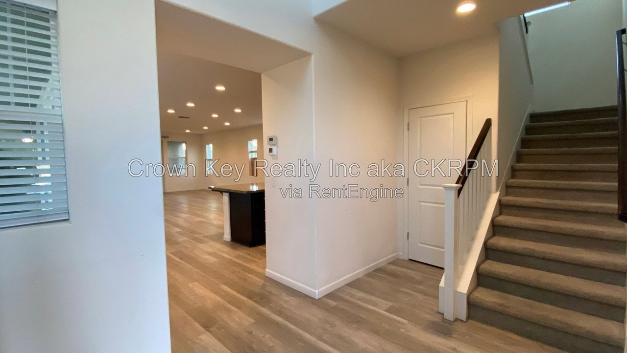 3831 Comstock Pl - Photo 2 of 34