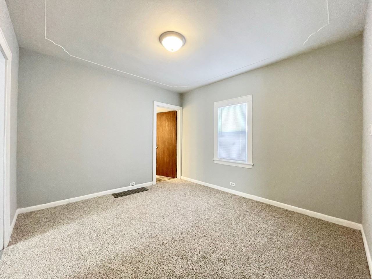 817 Fenimore Ave - Photo 4 of 13