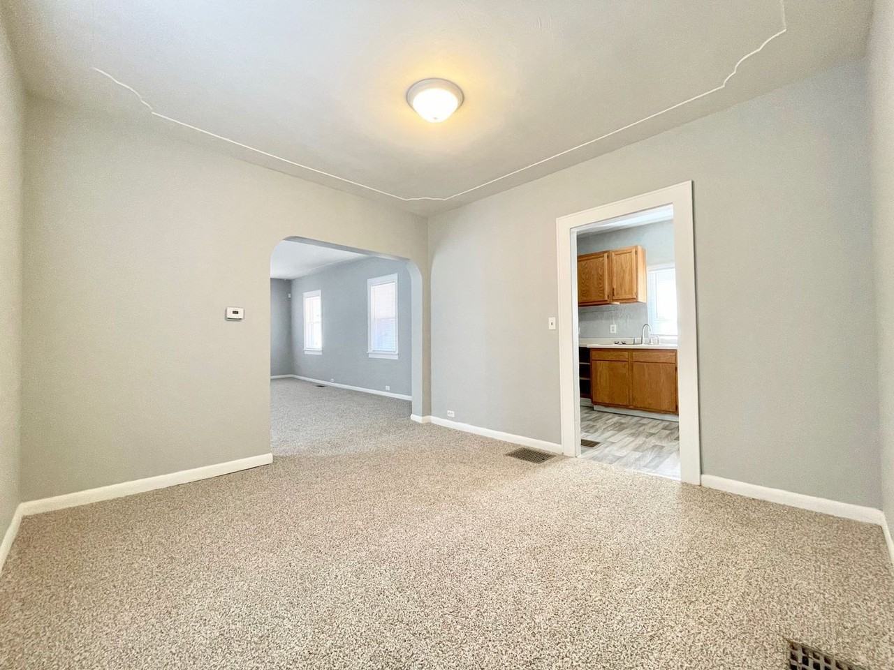 817 Fenimore Ave - Photo 5 of 13