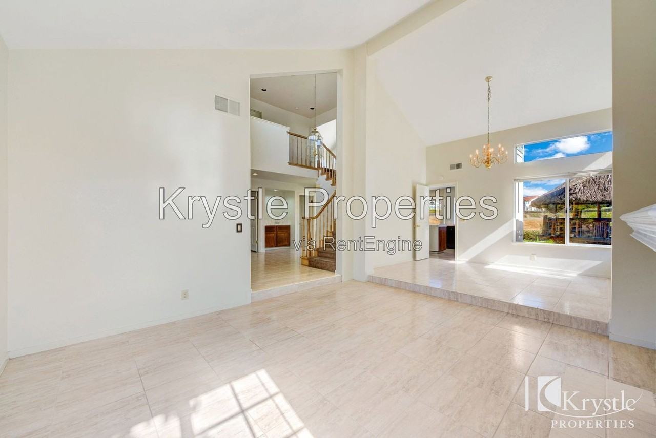 349 Newcastle Dr - Photo 4 of 13