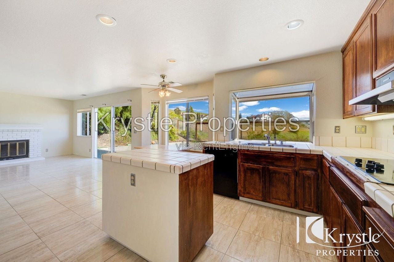 349 Newcastle Dr - Photo 6 of 13