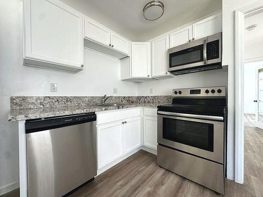 1556 S Beverly Glen Blvd #1562 - Photo 4 of 16