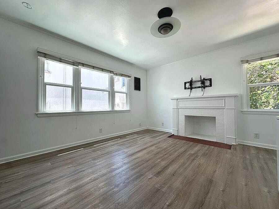 1556 S Beverly Glen Blvd #1562 - Photo 7 of 16