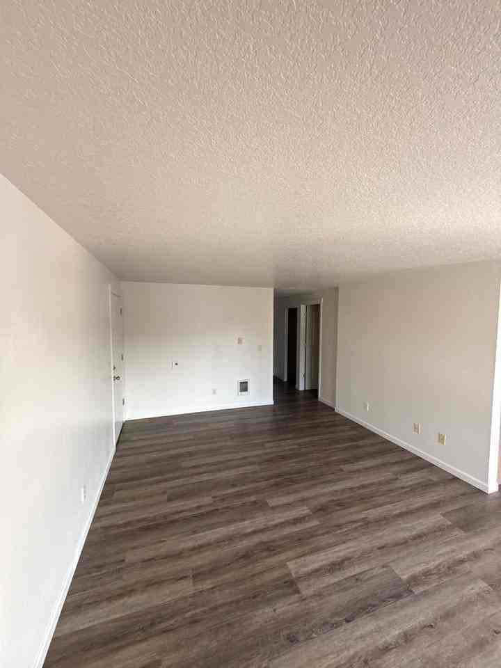 1008 Boedies Dr - Photo 4 of 12