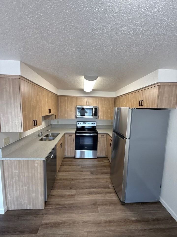 1008 Boedies Dr - Photo 6 of 12