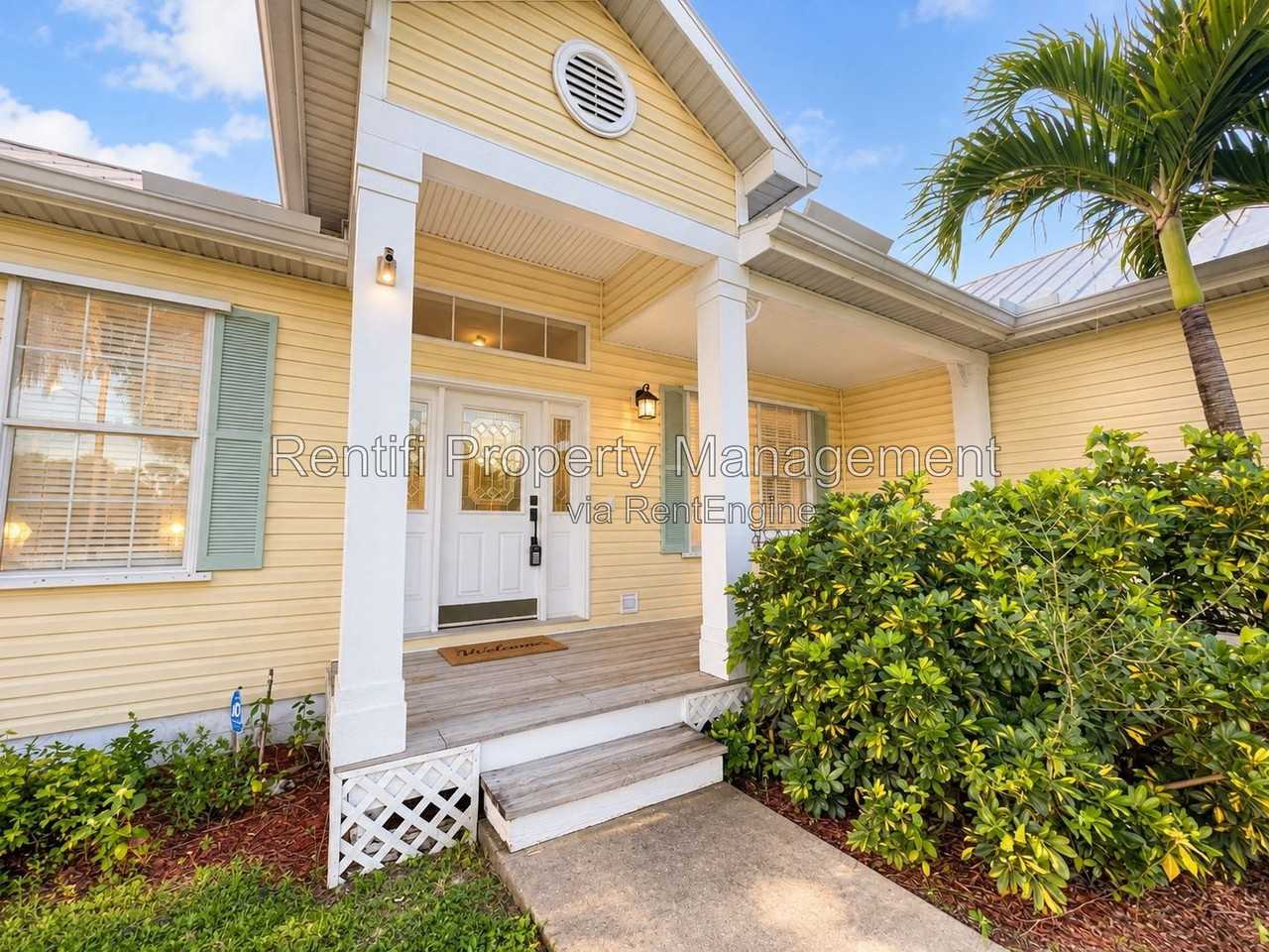 304 Harry Ave N - Photo 2 of 15
