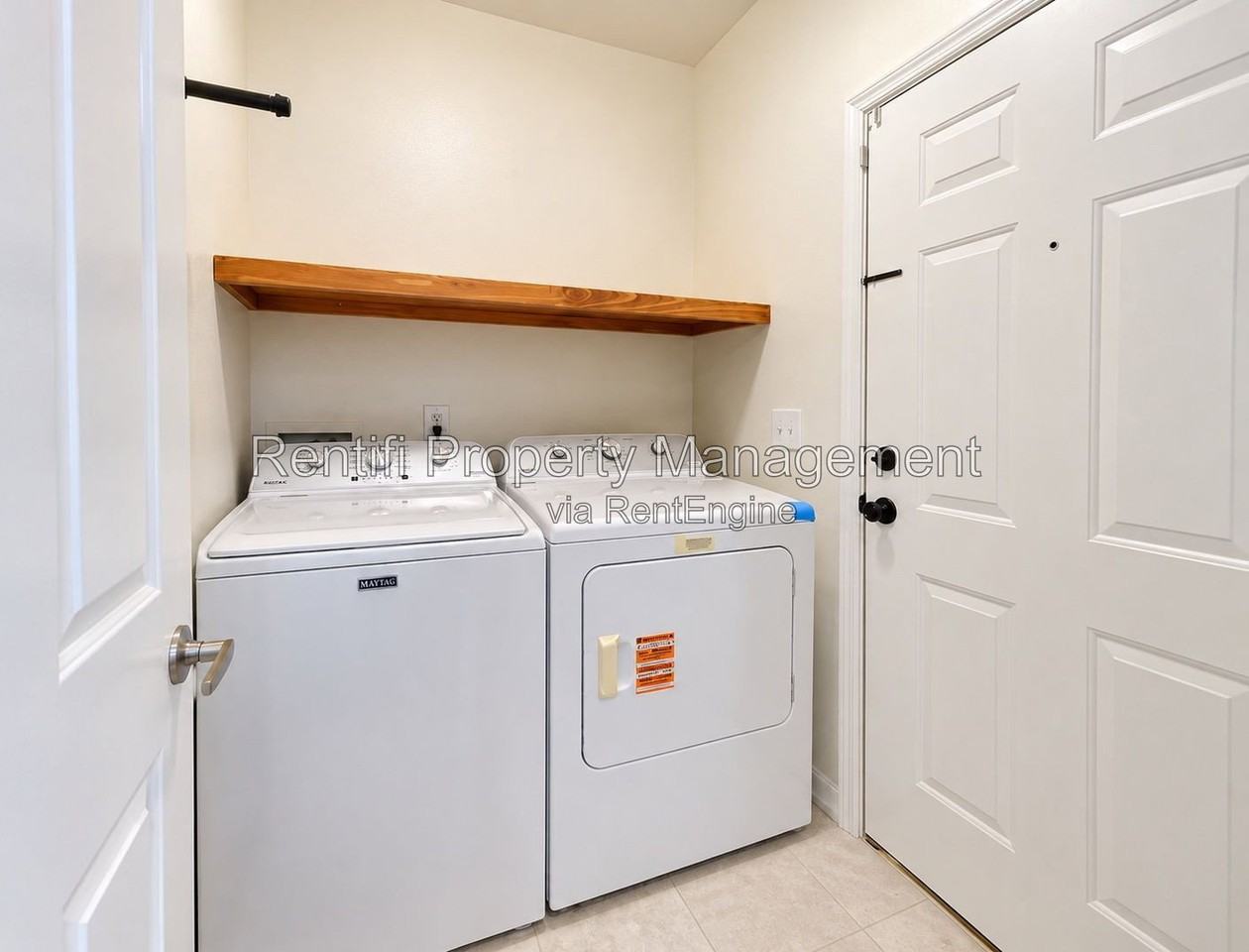 304 Harry Ave N - Photo 6 of 15