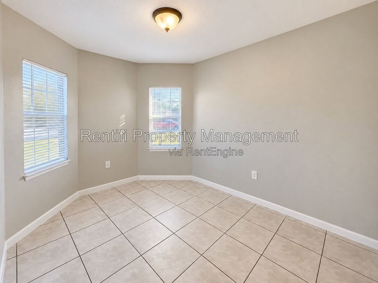 12329 1st St - Photo 3 of 10