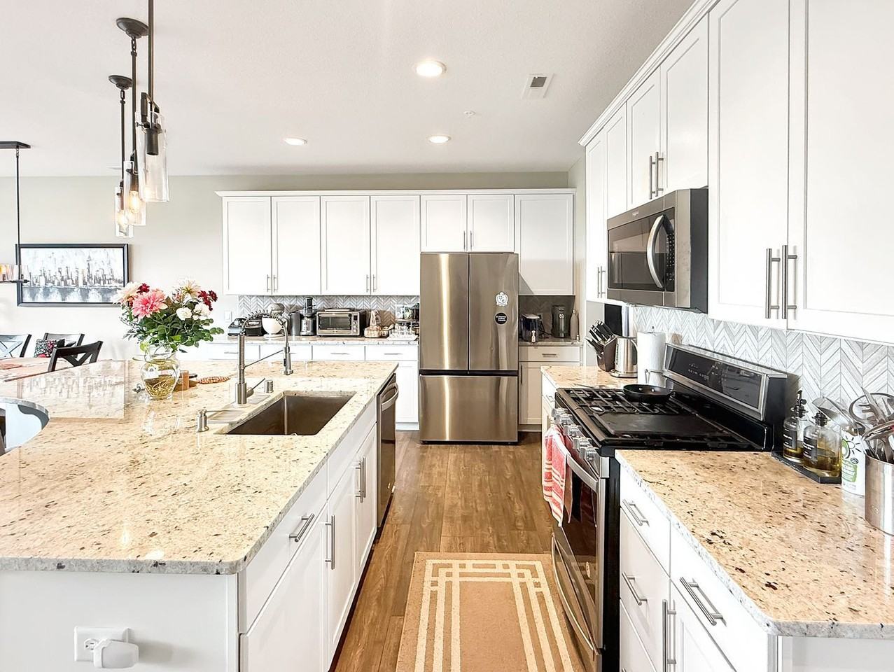 710 Wildflower Ln - Photo 6 of 17