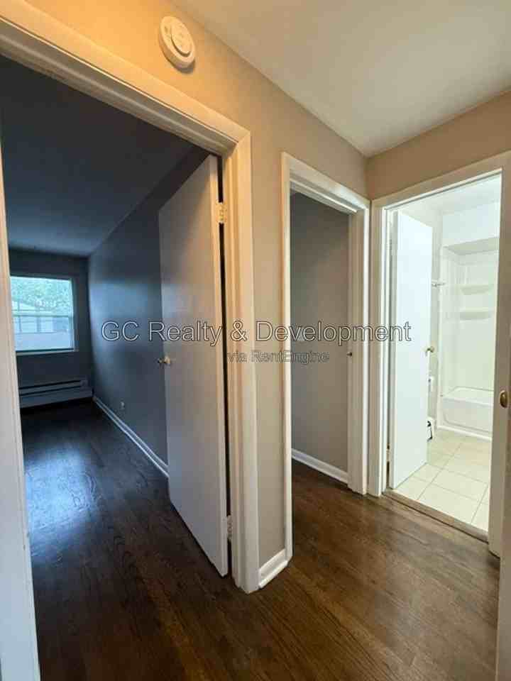 233 Uteg St #5 - Photo 7 of 15