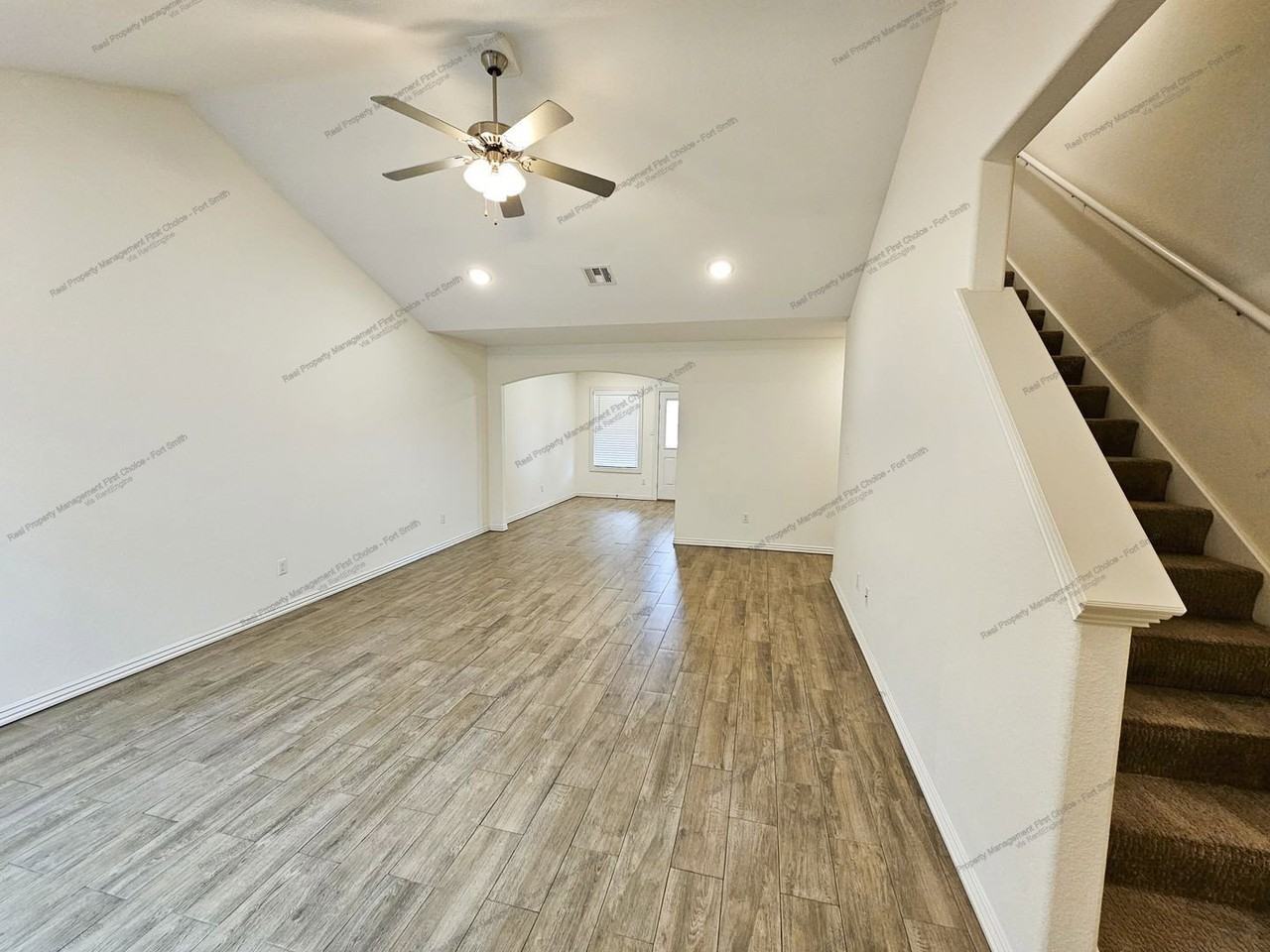6614 Leightyn Ln - Photo 2 of 17