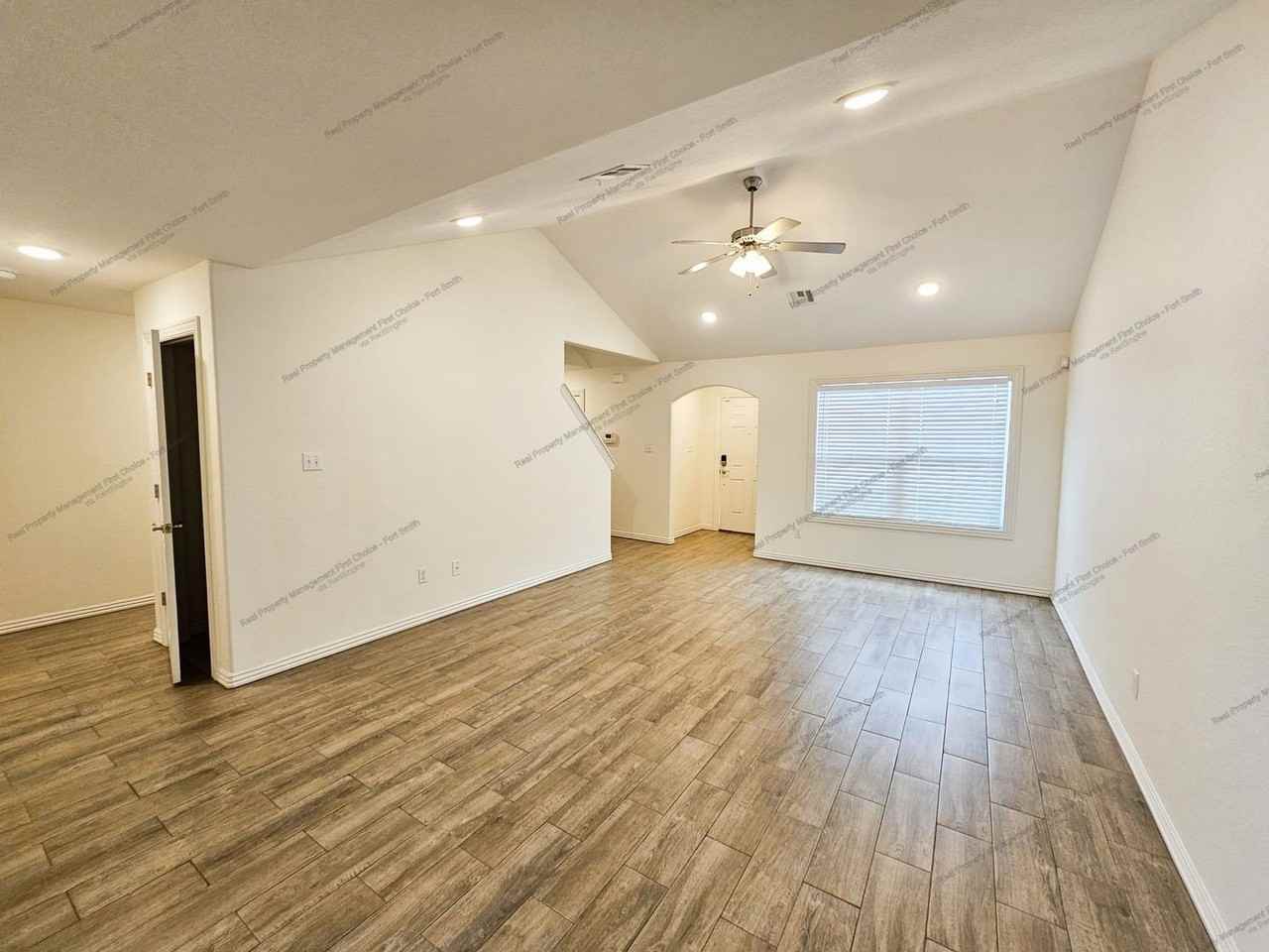 6614 Leightyn Ln - Photo 3 of 17