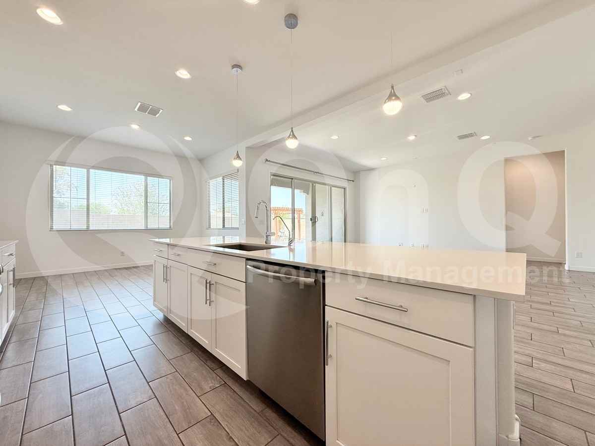 5550 S Arizona Pl #A - Photo 5 of 22