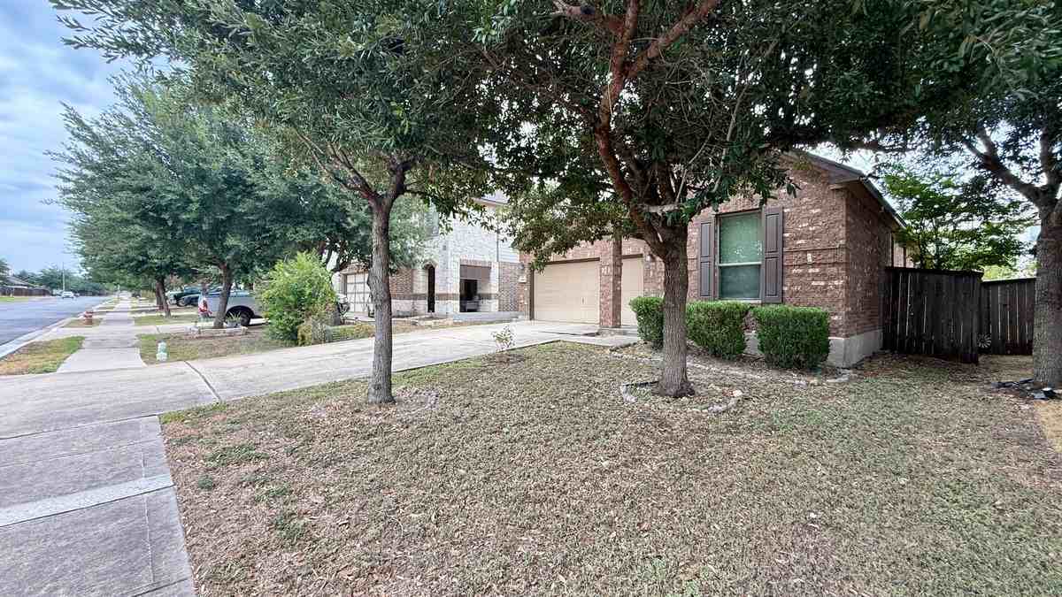 12300 Pecangate Way - Photo 3 of 17