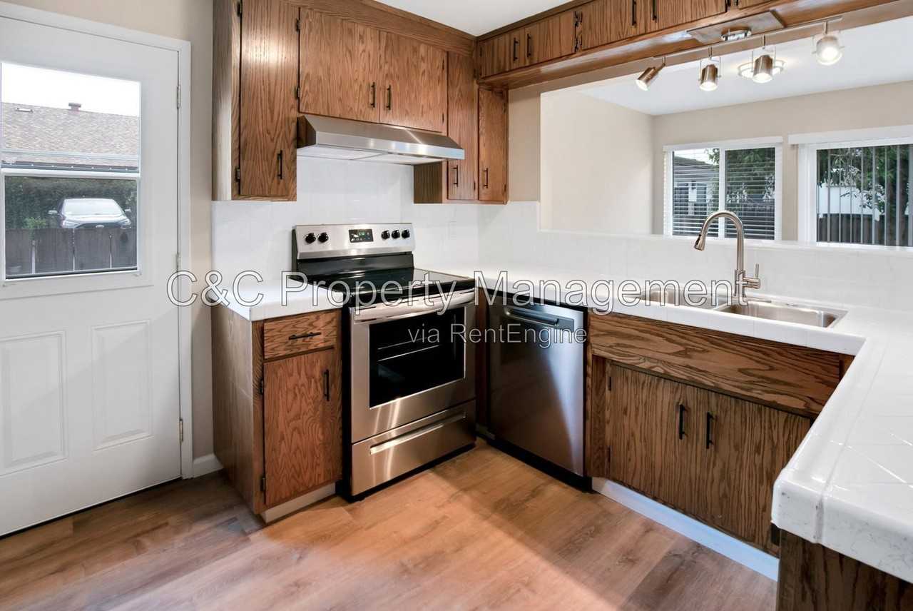 151 Brennan St #151C - Photo 4 of 6