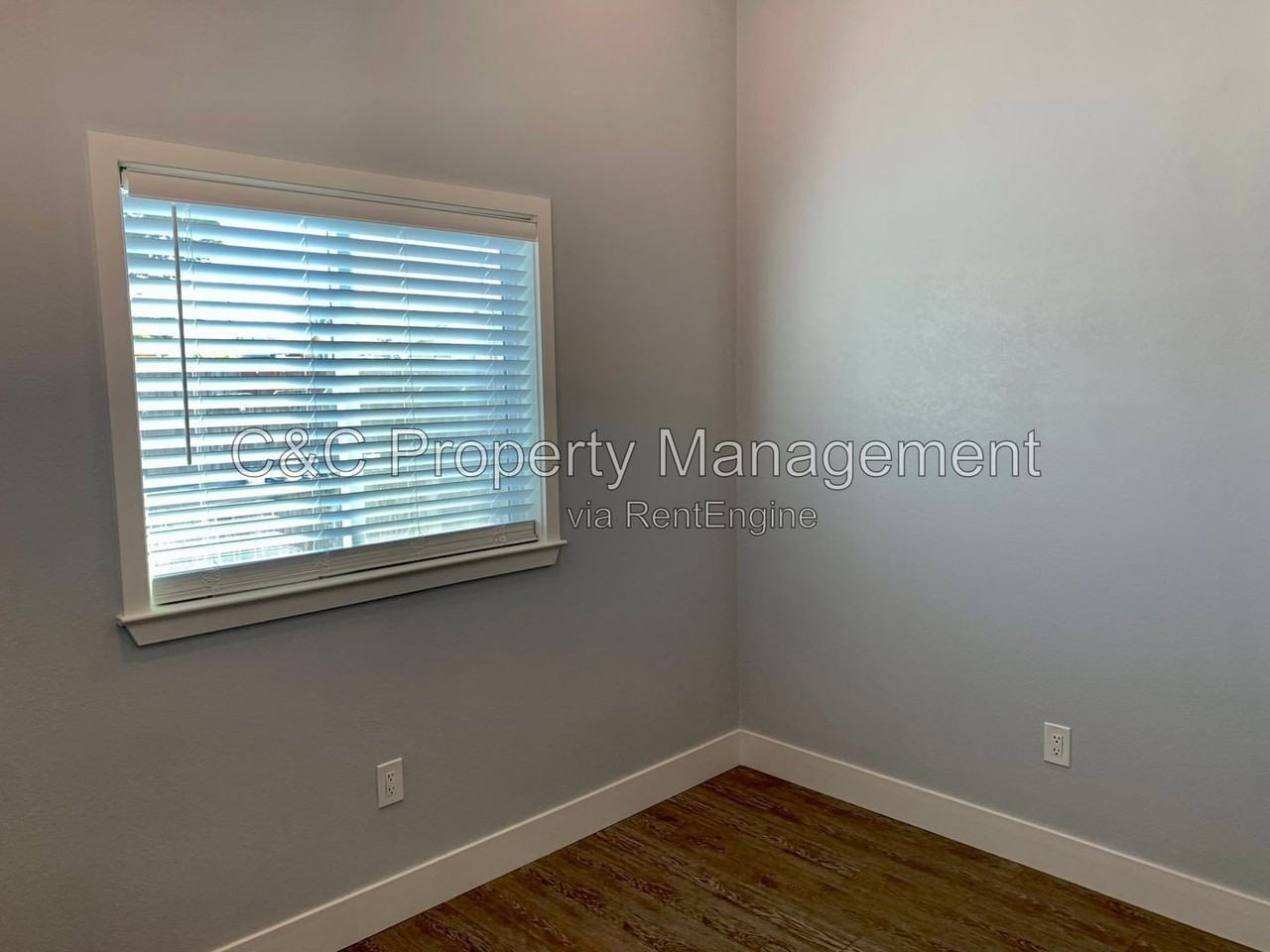1499 Alhambra St - Photo 5 of 15