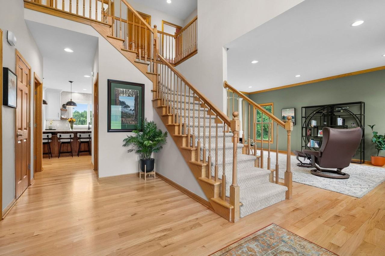 22873 Cherry Hill Ct - Photo 4 of 24