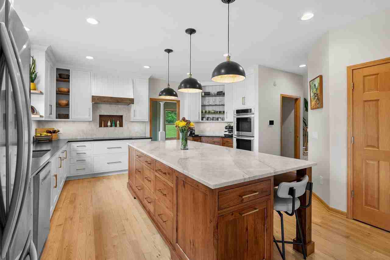 22873 Cherry Hill Ct - Photo 7 of 24