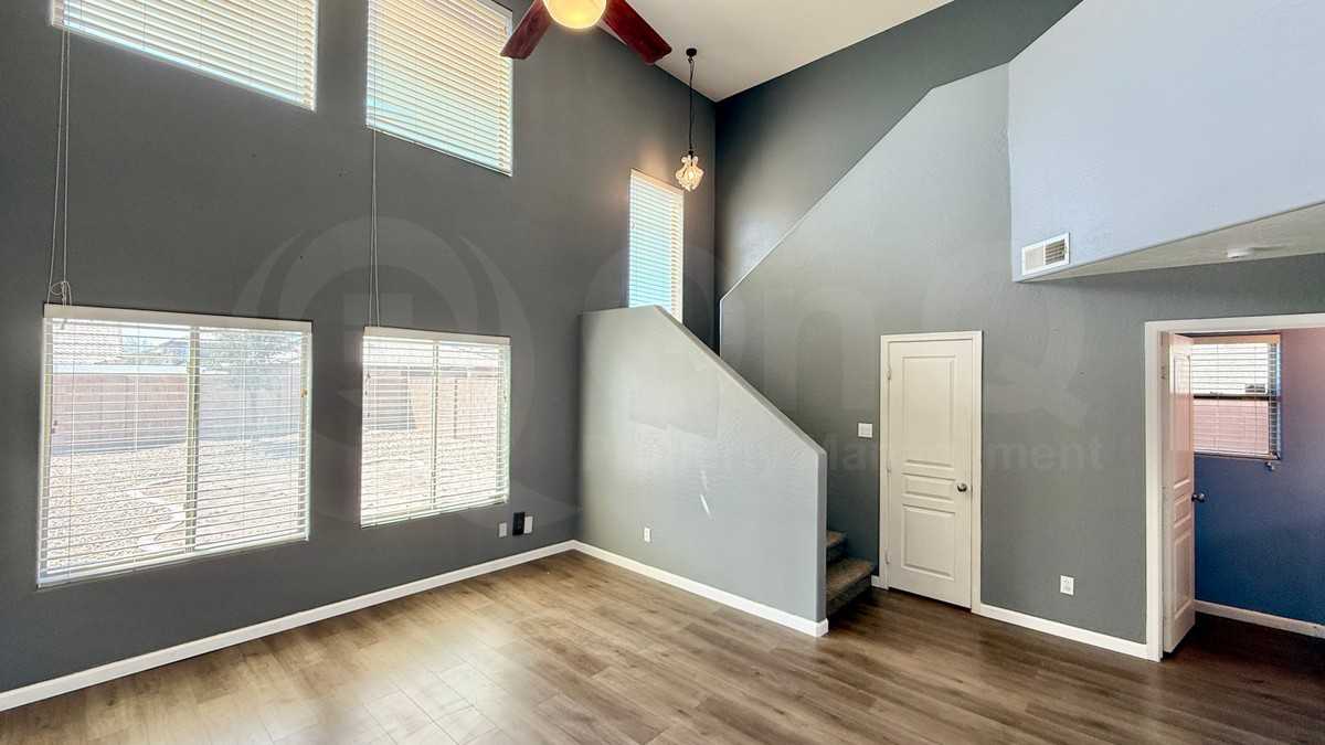 17227 W Hilton Ave - Photo 6 of 25