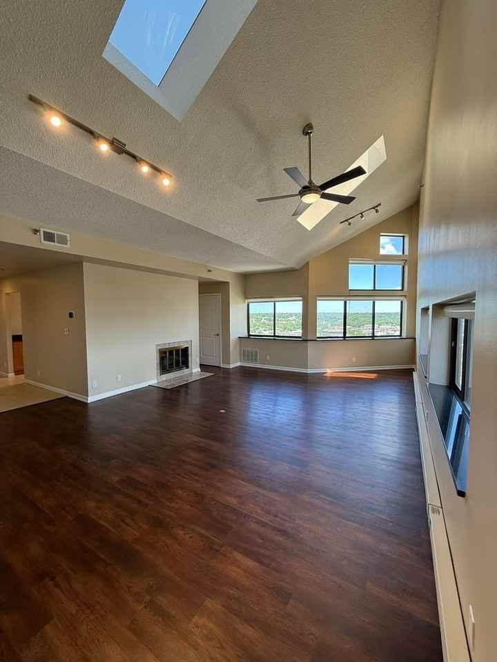 525 S Burdick St #4106 - Photo 3 of 13