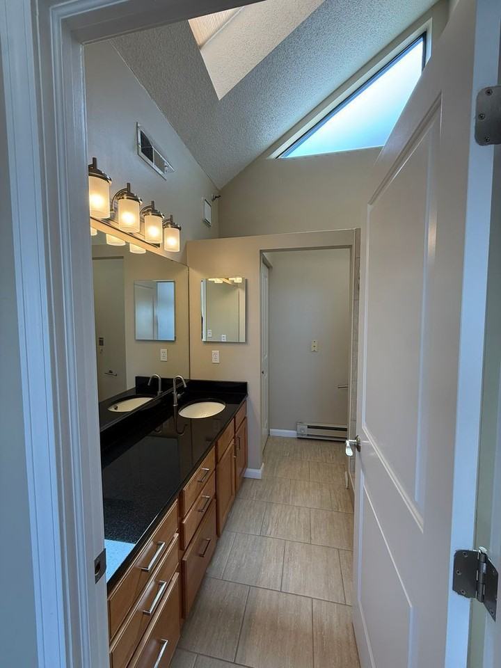 525 S Burdick St #4106 - Photo 4 of 13