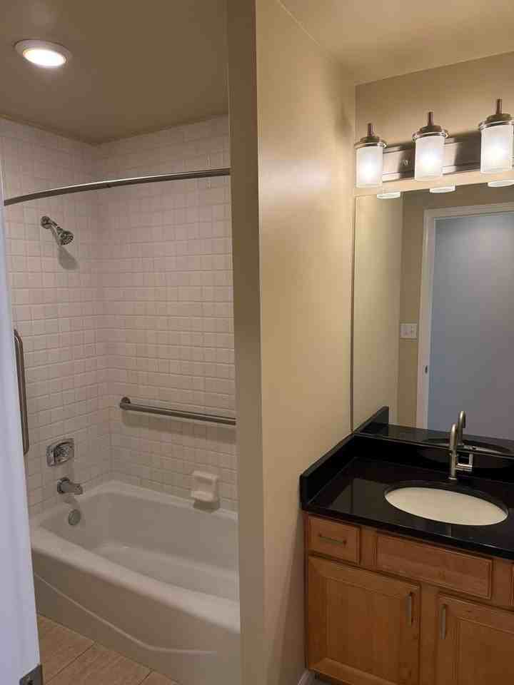 525 S Burdick St #4106 - Photo 5 of 13
