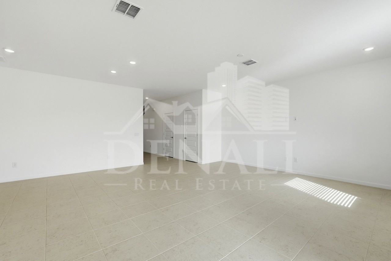 12232 N Manley Ave - Photo 3 of 34