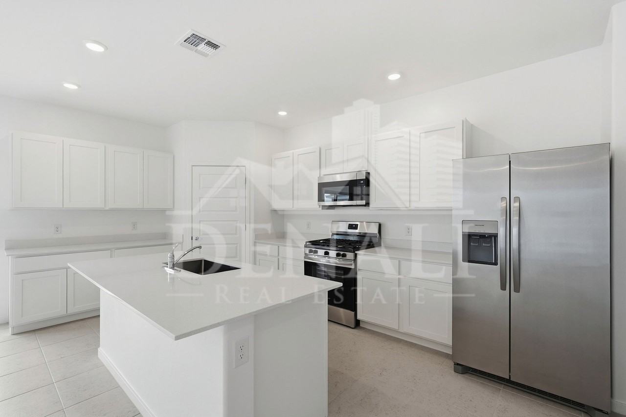 12232 N Manley Ave - Photo 7 of 34