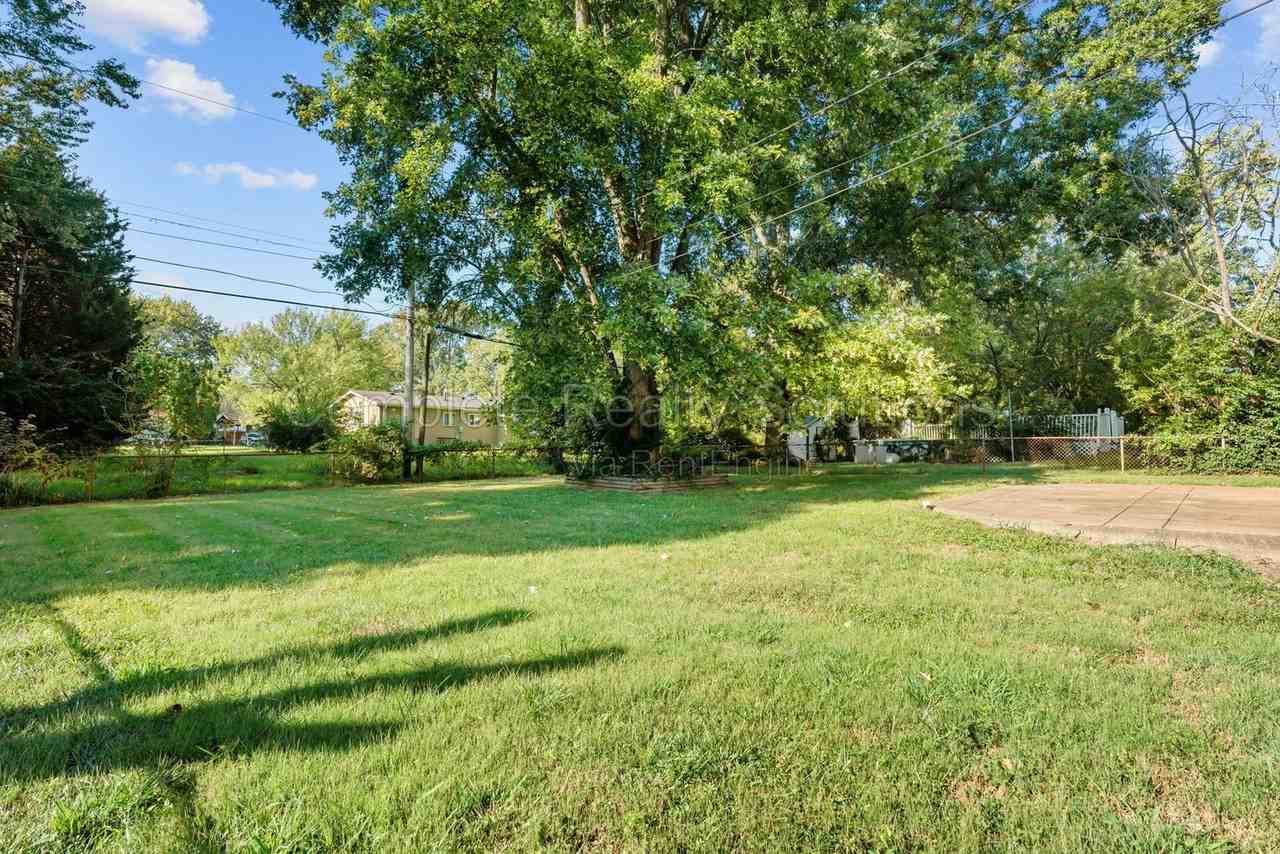 1404 Farmview Ave - Photo 7 of 36