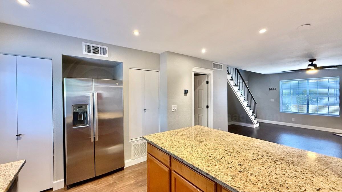 921 W University Dr #1047 - Photo 5 of 14