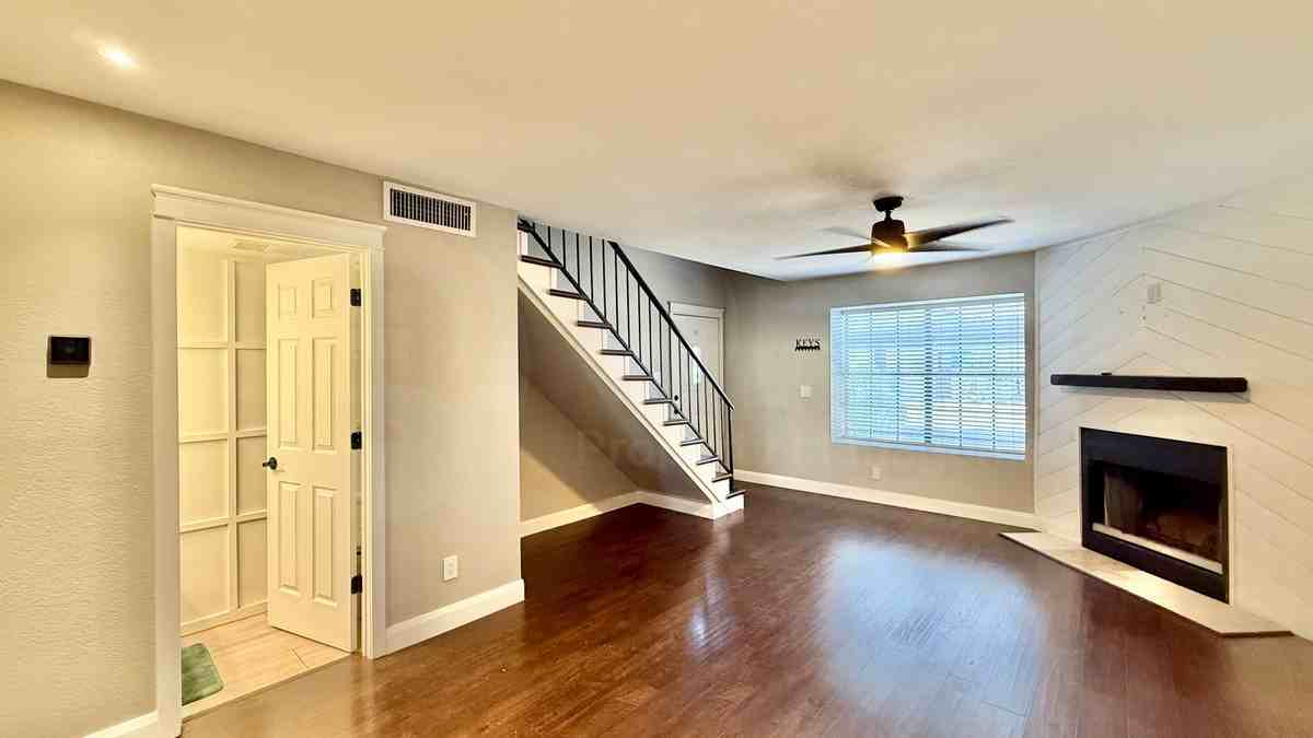 921 W University Dr #1047 - Photo 7 of 14