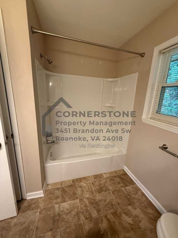 711 Riverland Rd Se - Photo 7 of 14