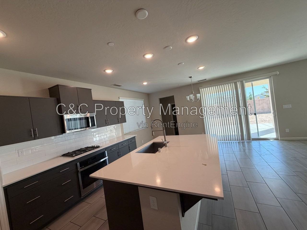 3335 Las Rosas Ave - Photo 4 of 20
