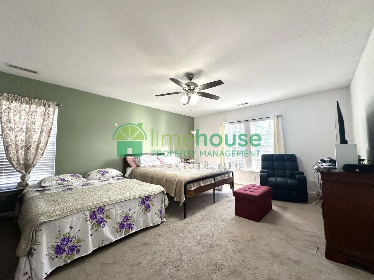 2604 Greenwood Dr - Photo 3 of 10