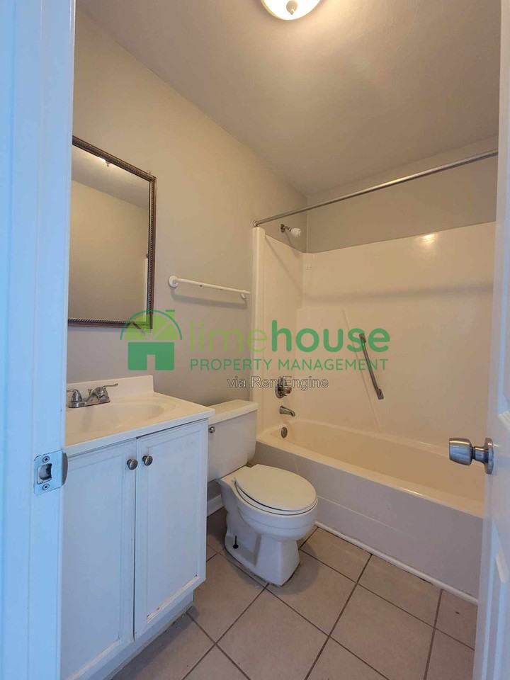 4314 Dunning Rd #3 - Photo 4 of 6