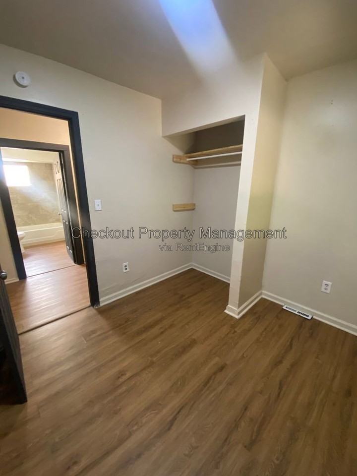 3032 W Tennyson Ave - Photo 7 of 8