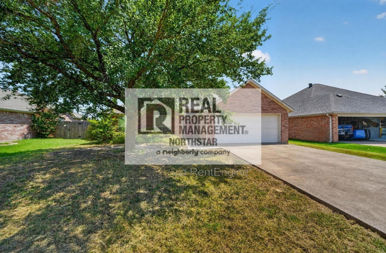308 Pin Oak Ln - Photo 2 of 35